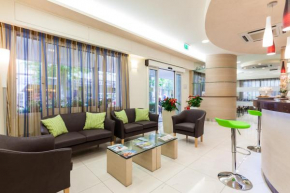 Отель Hotel Adigrat  Риччоне